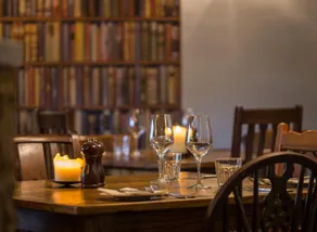 The Three Horseshoes - Image 4