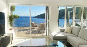 Villa Moro: Beachfront Privacy - Image 2