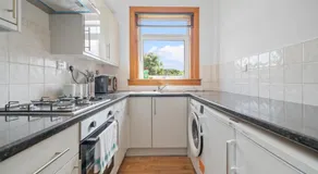 Whiteside 3 Bedroom Apartment - Bathgate - Image 4