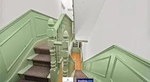 No 26 6 Bedroom House By AltoLuxoExperience Short Lets & Serviced Accommodation With Free Wifi - Image 4