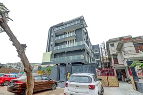 Townhouse Sector 30 Near Botanic Garden of Indian Republic - Image 5