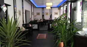 Yumi Hotel Sushi-Steaks & Friends - Image 5