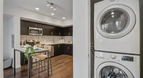Luxe on Hollywood Blvd 2BR with FREE PARKING - Image 4