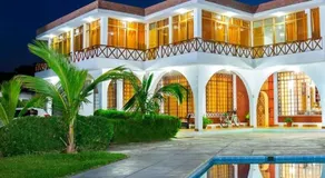 Hotel Cocos Inn - Image 3