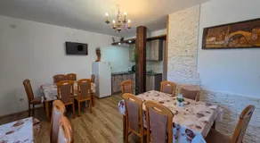 Guest House Bunčić Rooms & Apartments - Image 4