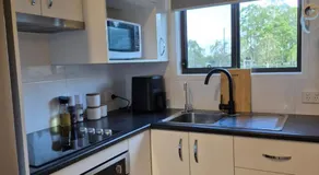 Convenient Getaway Home in Strathpine - Image 4