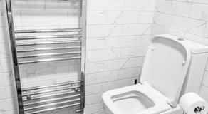 Family-Friendly Chorlton Apartment with Free Street Parking - Image 3