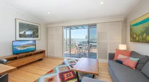 Angourie Blue 3 - Lifestyle Yamba - Image 2