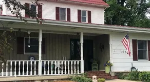 The FarmHouse Inn Guest House - Image 2