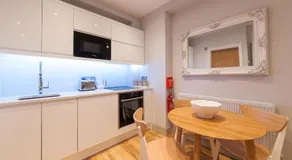 Suites at number Ten - Image 5