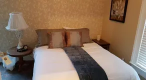 Hellemsfield Inn & bed and breakfast - Image 2
