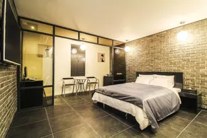 May Ave Hotel - Image 5