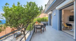 Proche Monaco, vue mer, accès plage et jardin privatif - Image 3
