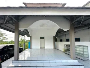 RedDoorz at Kota Bojonegoro - Image 4