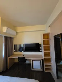 Solo Paragon Apartment - 1 BR City View - Image 2