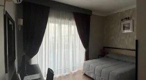 Hotel Hermitage - Image 2