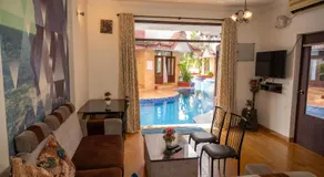 Ronne's Candy Floss Blue Lagoon villa - Image 2