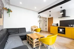 Charming one-of-a-kind apartment. - Image 2