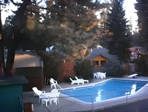 Tahoe Valley Lodge - Image 5