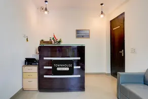 Townhouse Hotel Sec- 54 Golf Course Road - Image 3