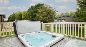 Nightingale Lodge with Hot Tub - Image 4