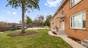 New updated Apt Half A Mile to Downtown Libertyville - Image 5