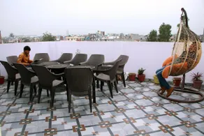 Red Leaf Hotels - Image 3