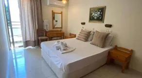 Paradise Hotel - Image 2