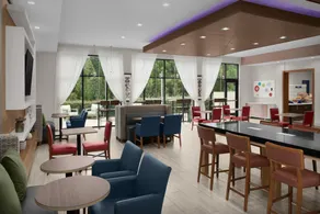 Holiday Inn Express and Suites Birmingham - Homewood By IHG - Image 2