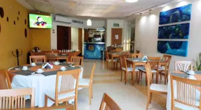 Angeles Suites & Hotel - Image 5