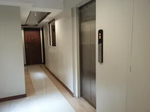 Stone House Hotel Manila - Image 4