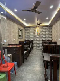 The Golden Lodge Varanasi - Image 4