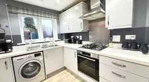Modern 3 Bedroom New Built house to rent in Luton - Image 5