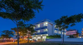 Hotel Corinna - Image 2