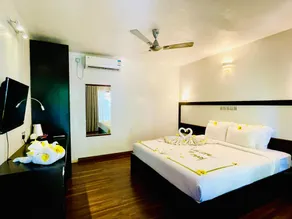 Madi Beach Guesthouse - Image 2