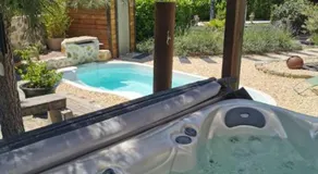Loft rénové avec piscine privée et spa - Havre de paix en Auvergne - Image 3