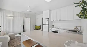 Alex Beachside Pet Friendly 2 Bed Apartment - Image 2