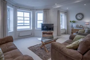 South Beach View - 2 Bedroom Apartment - Tenby - Image 2