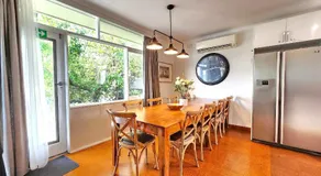 5 bedroom suite sleeps 16 with fully equipped kitchen & two bathrooms - Image 3