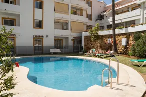 Penthouse 5 min from the beach with balcony and pool access - Image 2