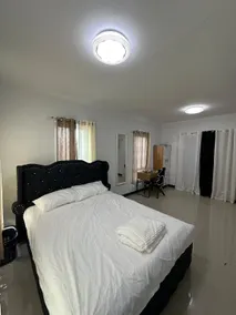 Fully Furnished 2-storey 3 bedroom with parking space and garage - Image 2