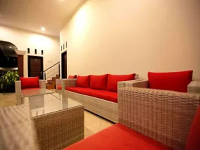 Pondok Indah Beach Hotel - Image 4