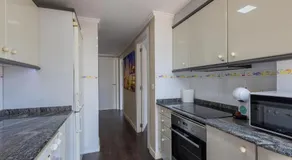 Apartamento con piscina y zonas comunes - Image 4