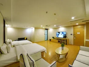 Starway Hotel Xinyang Railway Station Tianrun Plaza - Image 3