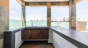 Casa Grande, Cómoda y con Seguridad - Excelente Ubicación - Image 2