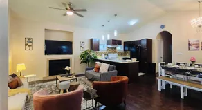 Central 3 Bedroom Gem Near ICE District - Stadium and Malls - Image 2
