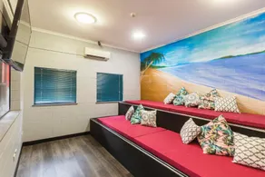 Summer House Cairns - Image 2