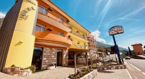 Hotel Ideal - Image 4