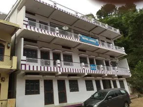 Hotel Amisha - Image 1