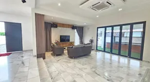 Melody Whole Or Suite Room - Image 3